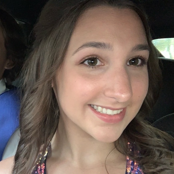 Meet your Posher, Lilly - Picture 2 of 2